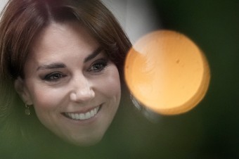 Britskú princeznú Kate prepustili po operácii z nemocnice