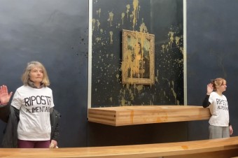 Aktivistky sa môžu vyhnúť stíhaniu za polievkový útok na Monu Lisu