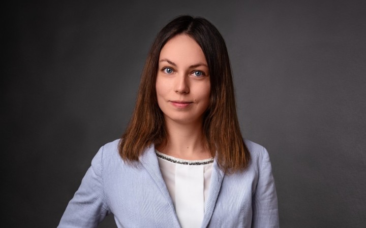 Dnešná spoločnosť funguje na povrchnej báze a podsúva nám, že atraktívnosť je dô