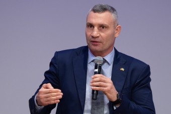 Starosta Kyjeva Vitalij Kličko sa zastal generála Zalužného