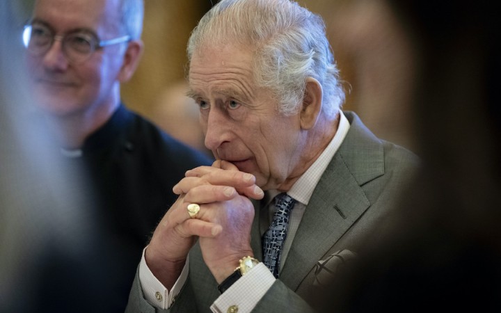 Britskému kráľovi Karolovi III. diagnostikovali rakovinu