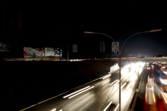 Protest proti výpadkom elektriny vo Venezuele rozohnali so slzotvorným plynom