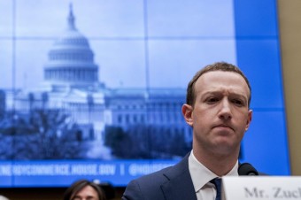 Riaditeľ Facebooku žiada od vlád aktívnejšiu reguláciu internetu