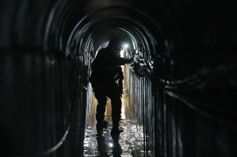 Izrael tvrdí, že pod sídlom agentúry OSN našiel tunel využívaný Hamasom