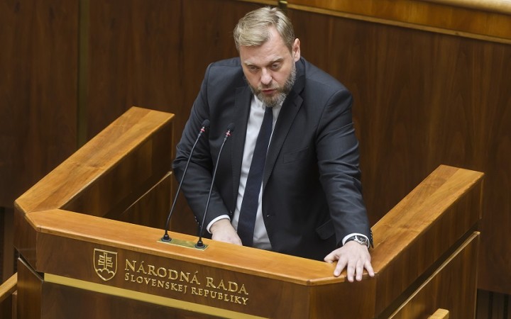 Vyšetrovanie trvá dlho, lebo je na zázname ešte iné auto, tvrdí Krúpa z SaS