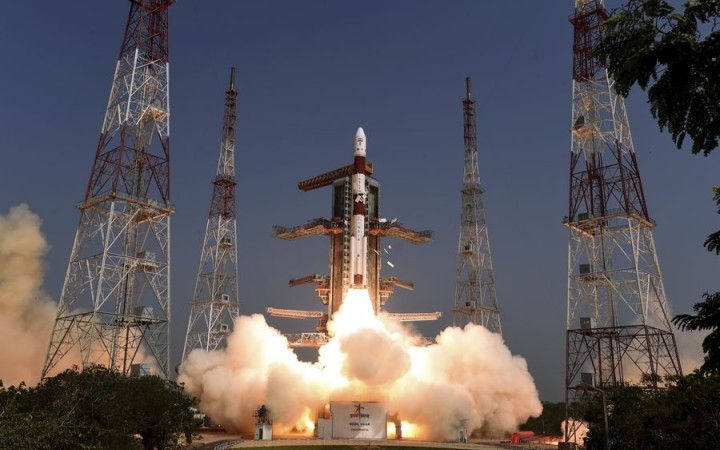 India vyslala na obežnú dráhu špionážnu družicu
