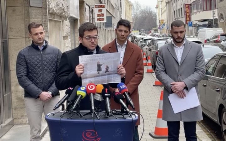 Strana kritizuje výroky o Slovákoch. Je to na smiech, reaguje novinár