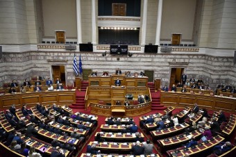 Grécko legalizovalo sobáše aj adopcie detí pre páry rovnakého pohlavia