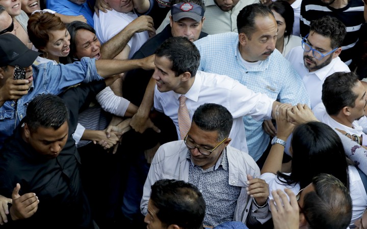 Venezuelský najvyšší súd vyzval na zbavenie imunity opozičného lídra Guaidóa 