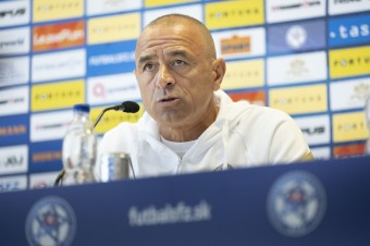 Francesco Calzona sa dohodol s Neapolom, na lavičke nahradil Mazzarriho