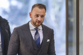 Vláda stiahla návrh novely o ochrane oznamovateľov, na zámere trvá