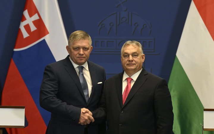Orbánova vláda reklamami ovplyvnila aj slovenské voľby, tvrdia maďarské noviny