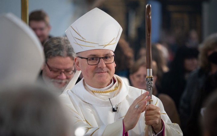 Novovysvätený biskup Stanislav Přibyl prevzal vedenie Litoměřickej diecézy. Hlav