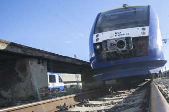 Obyvatelia regiónu žiadajú opravu železničnej trate z Bratislavy do Komárna