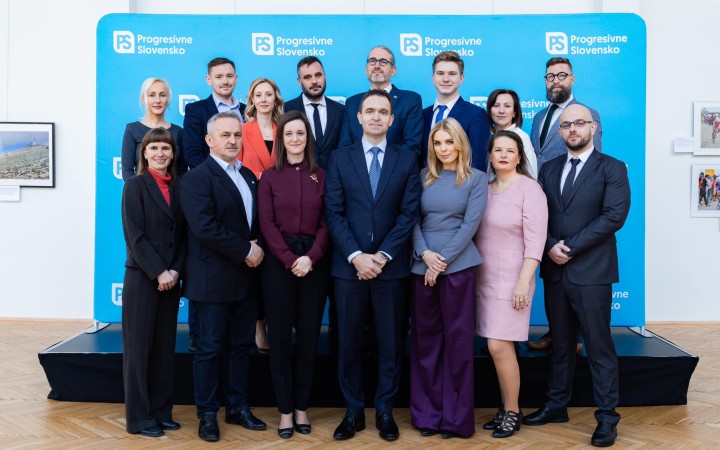 PS chce aspoň štyri mandáty. Pomôcť k tomu má Hojsík, Ostrihoňová či Poliačik