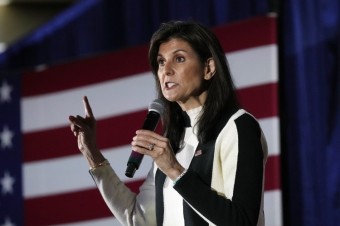 Trumpova súperka Nikki Haleyová oznámila, že zastavuje svoju kampaň