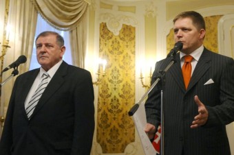 Smer predstavuje riziko, ale prepálené paralely ho neporazia