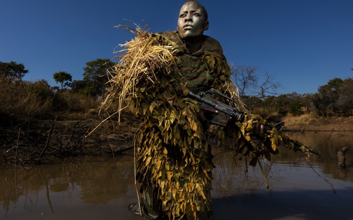 Ocenili najlepšie fotografie, zachytávajú plačúce dieťa aj africkú bojovníčku