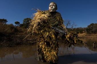 Ocenili najlepšie fotografie, zachytávajú plačúce dieťa aj africkú bojovníčku