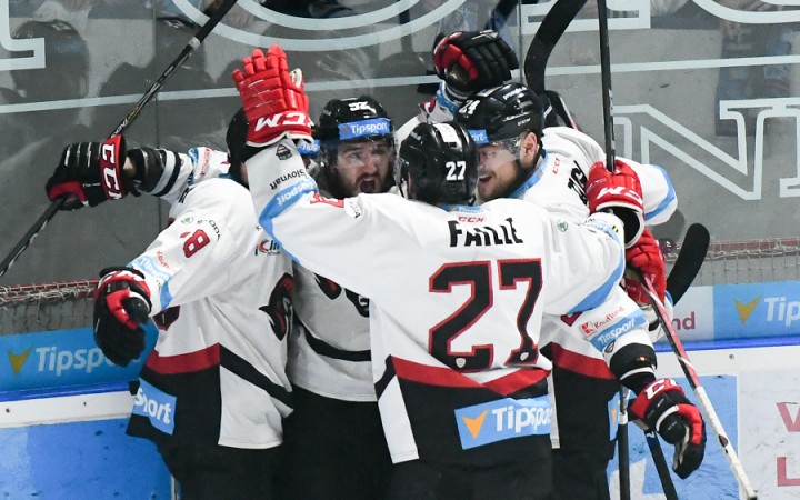 Banská Bystrica zvíťazila v Nitre, hokejovým majstrom môže byť už v nedeľu