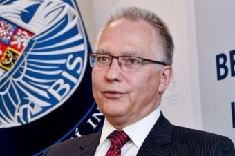 Platila politikov v štátoch EÚ, vyšetrujú ju vo viacerých krajinách