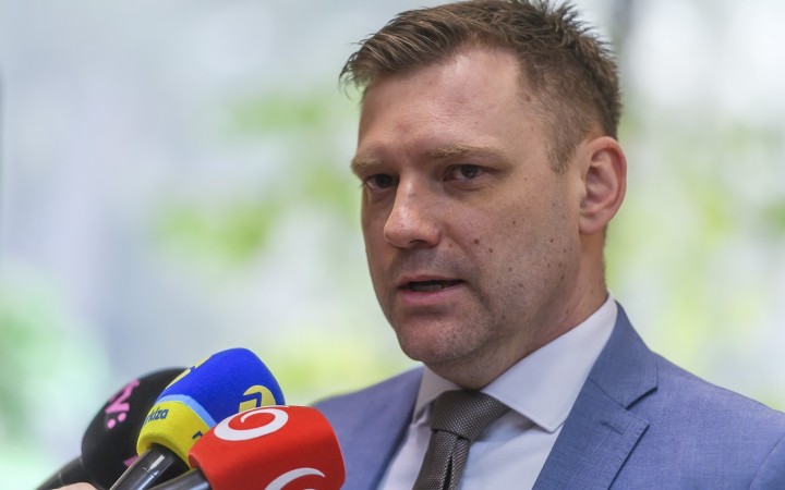 Na Tarabu podali trestné oznámenie za status o herečke Fialovej a RTVS