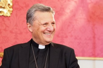 Kedysi tvrdý konzervatívec dnes volá po citlivejšom katechizme aj diakonkách