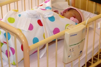 Pôrodnosť sa na Slovensku prudko prepadla, môže za to inflácia a vojna, no aj demografia