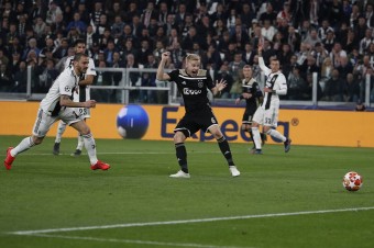 Ajax Amsterdam zaskočil Juventus, postúpila aj Barcelona