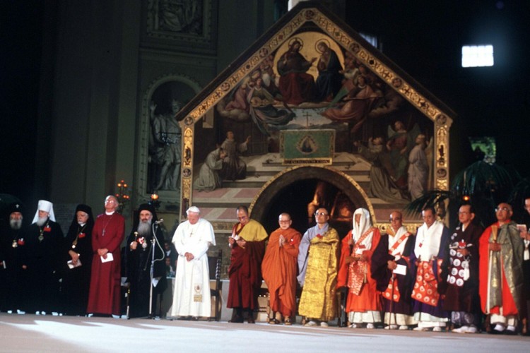 Medzináboženské stretnutie v Assisi 1986: Odpadol pápež Ján Pavol II. od viery?