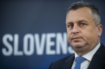 Šéf SNS dostane maximálne pokutu, možno príde o vodičák