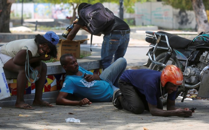 Od začiatku marca utieklo z hlavného mesta Haiti asi 95-tisíc ľudí