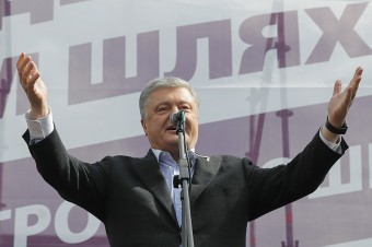 Porošenko pred voľbami zvolal svojich stúpencov na Majdan