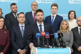 A v ťažkých časoch podrývajú Západ