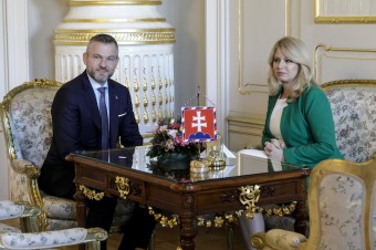Najviac Slovákov verí Petrovi Pellegrinimu a Zuzane Čaputovej