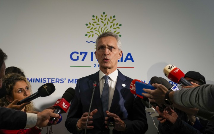 Stoltenberg vyhlásil, že Ukrajina má právo útočiť na vojenské ciele aj v Rusku