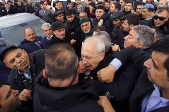 Turecká polícia pre útok na vodcu opozície zatkla šesť osôb