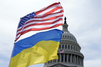 Americký Senát schválil dlho odkladanú pomoc pre Ukrajinu, Izrael a Taiwan