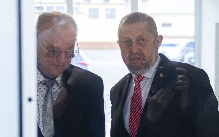 Fico zmenami v justícii iba ochraňuje svojich ľudí zo Smeru a Hlasu, vraví Harabin