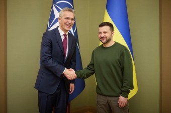 Rusko využíva meškajúce dodávky zbraní zo Západu na ofenzívu