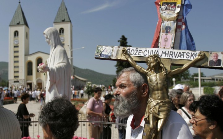Čo kardinál Fernández naznačil o (ne)uznaní zjavení v Medžugorí