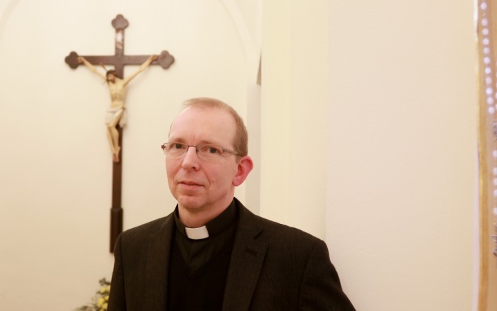 Čo so zamrazenými embryami? Riešením môže byť vybrať ich z centra a dôstojne uložiť na cintoríne