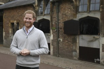 Britskému princovi Harrymu a manželke Meghan sa narodil syn