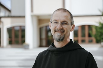 Západný človek chce výkon aj v modlitbe. Cestu k svojmu srdcu si možno skomplikovať aj ružencom