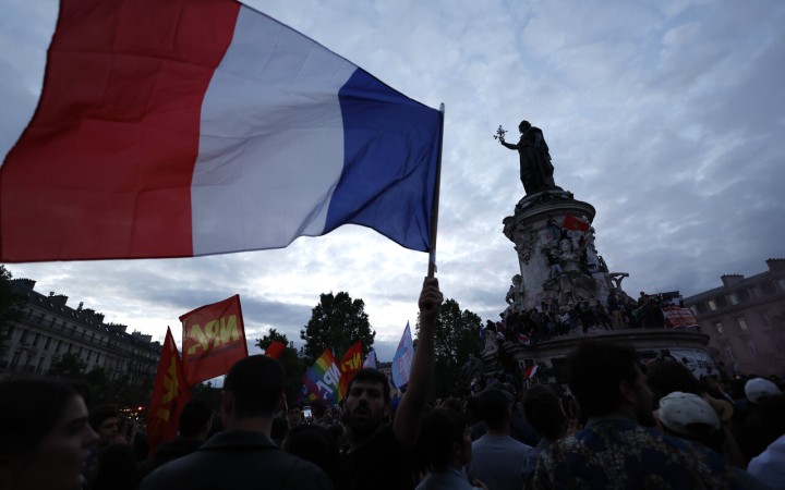 Ako prišlo k neočakávanému volebnému obratu a čo teraz čaká Francúzsko?