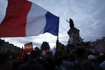 Ako prišlo k neočakávanému volebnému obratu a čo teraz čaká Francúzsko?