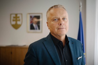 Prešľapy šéfky Komisie von der Leyenovej stoja milióny eur. Takíto politici degradujú demokraciu