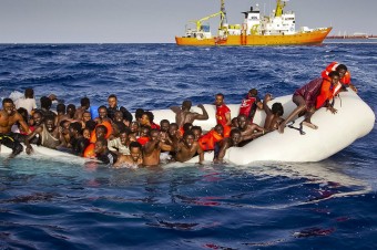 Počet migrantov prichádzajúcich do EÚ naďalej klesá, uvádza Frontex