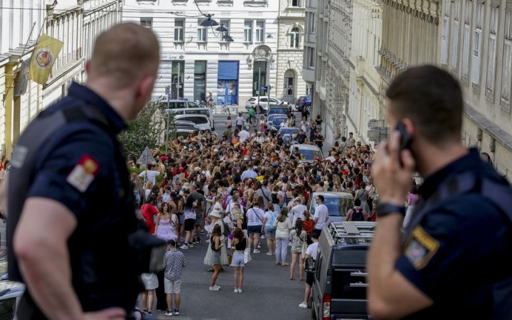 Rakúsko nedokáže ochrániť koncert Taylor Swift, Nemecko púšťa stínača hlavy do kina