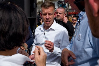 Opozičná strana TISZA Pétera Magyara dobieha v popularite Orbánov Fidesz